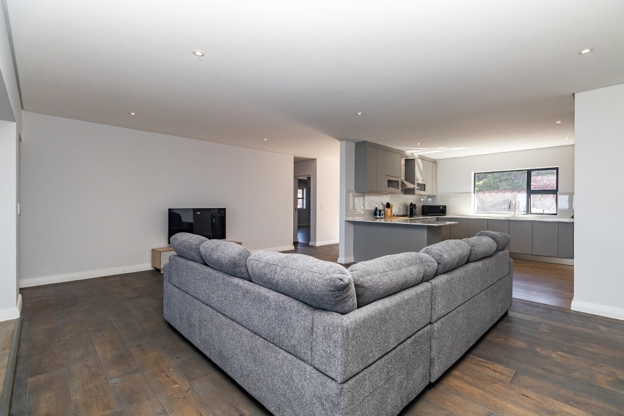 4 Bedroom Property for Sale in The Hill Western Cape